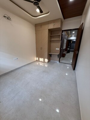 Room in 4 BHK Apartment at Jagatpura – for Sale