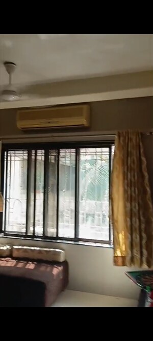 Bedroom in 2 BHK Apartment at Kedarnath Apartment, Vile Parle East – for Rent