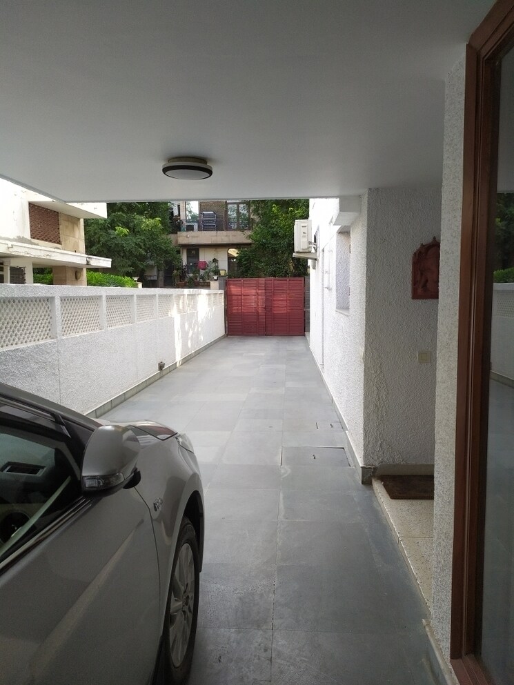 Balcony, greater kailash i 4 Bedroom 4500 Sq.Ft. Builder Floor In Greater Kailash I Delhi 9465874