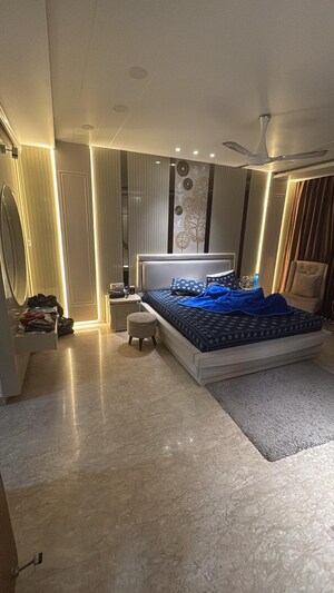 Living Room in 3 BHK Apartment at Unitech Horizon, Pi Greater Noida – for Sale