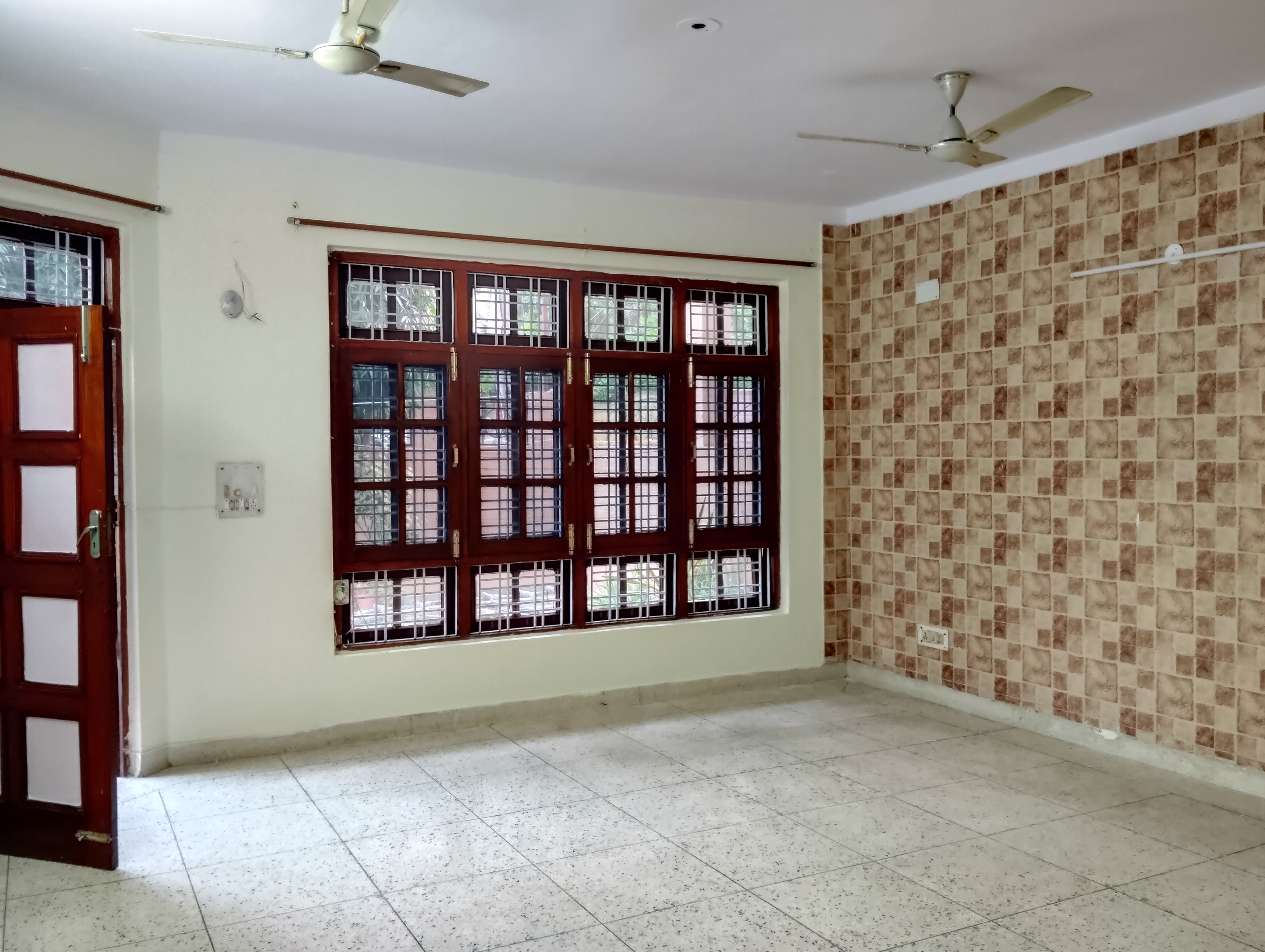 2 BHK + Pooja Room Builder Floor For Rent in Sector 17