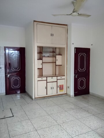 Dining area in 2 BHK Builder Floor at Sector 17 – for Rent