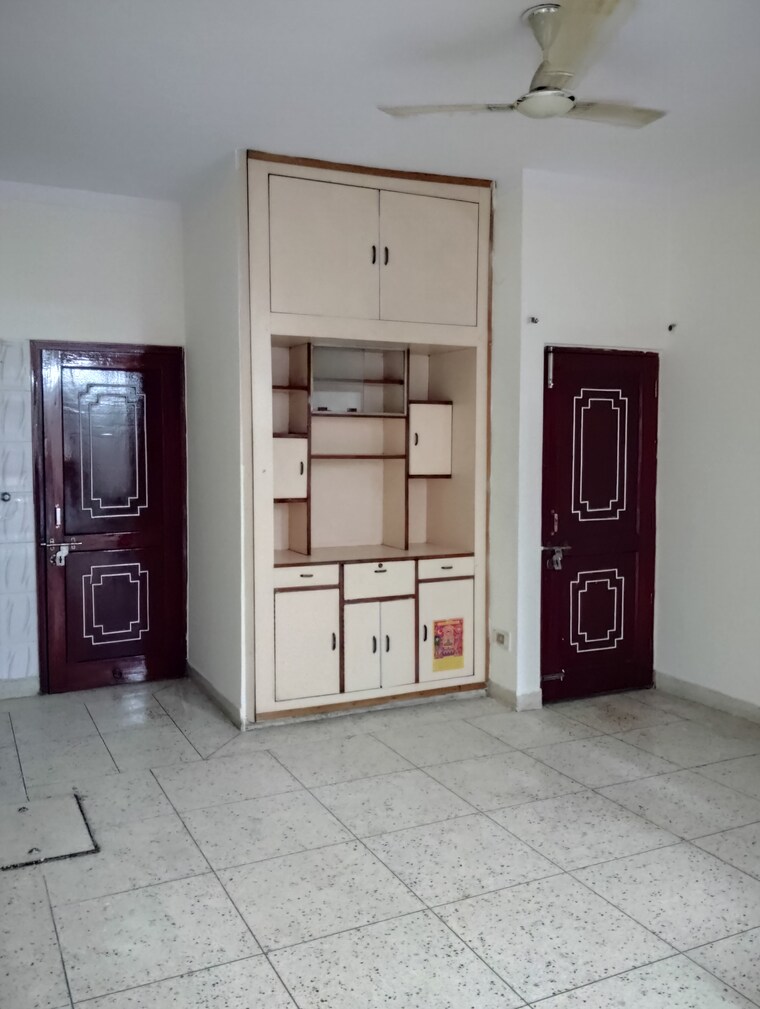 Dining area, sector 17 2 Bedroom 2000 Sq.Ft. Builder Floor In Sector 17 Faridabad 9465864