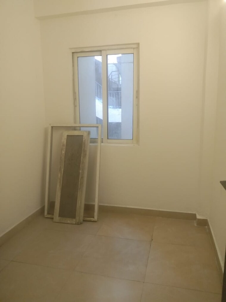 Room, gardenia-gateway 3 Bedroom 1700 Sq.Ft. Apartment In Sector 75 Noida 9465877