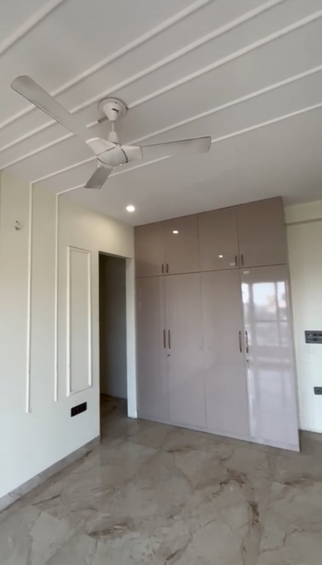 3 BHK + Servant Room Independent House For Sale in DLF Garden City Independent Floors