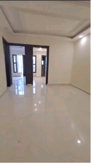 Room in 3 BHK Builder Floor at Puri Kohinoor, Sector 89 – for Rent