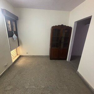 Room in 3 BHK Apartment at Vikas Puri – for Sale