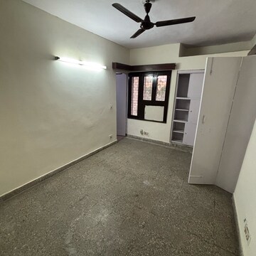 Room in 3 BHK Apartment at Vikas Puri – for Sale