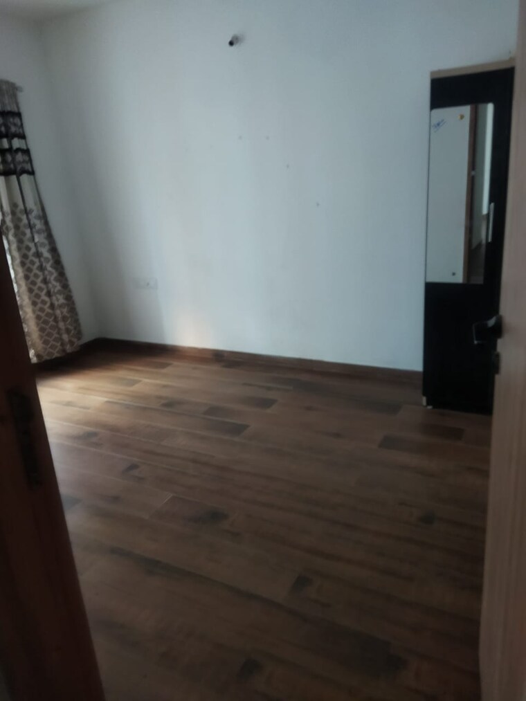 Room, hari-om-puram 2 Bedroom 1000 Sq.Ft. Apartment In Aundh Pune 9465926