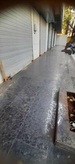  Showroom For Rent in Khar West