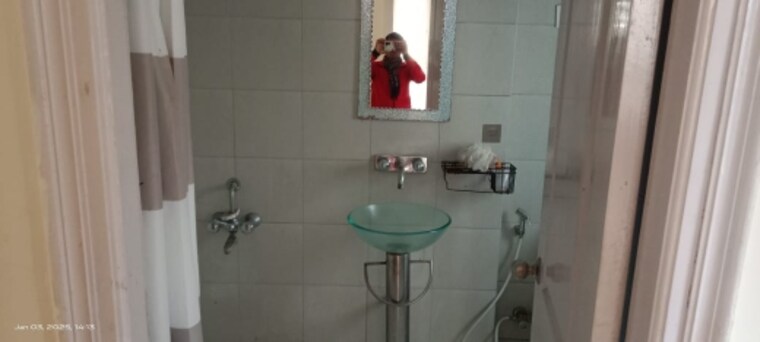 Bathroom, orchid-petals 3 Bedroom 1805 Sq.Ft. Apartment In Sector 49 Gurgaon 9466009