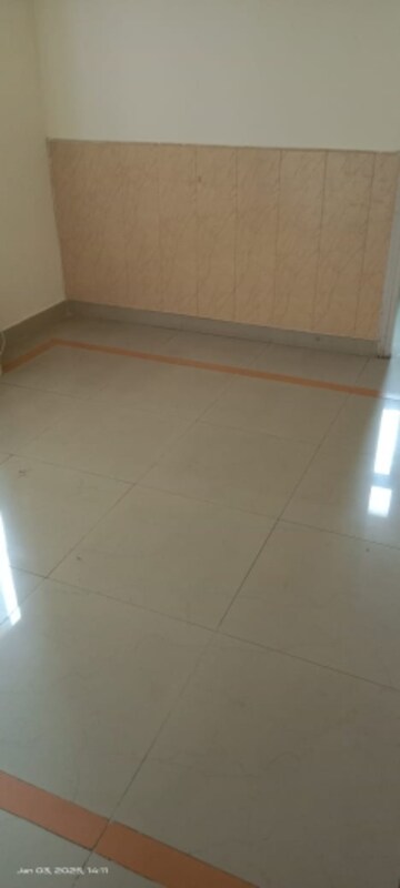 Room in 3 BHK Apartment at Orchid Petals, Sector 49 – for Rent