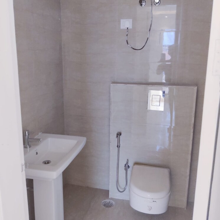 Bathroom, lajpat nagar i 2 Bedroom 900 Sq.Ft. Independent House In Lajpat Nagar I Delhi 9465965