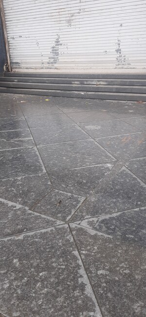  Showroom For Rent in Bandra West