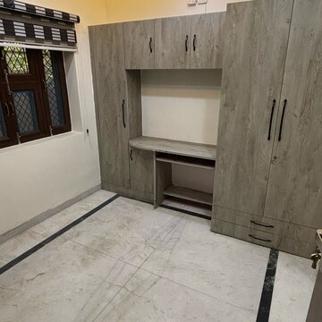 Room in 3 BHK Apartment at Vikas Puri – for Sale