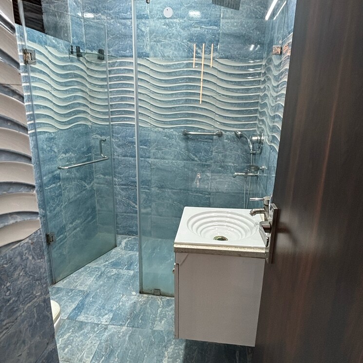 Bathroom, vikas puri 3 Bedroom 1000 Sq.Ft. Apartment In Vikas Puri Delhi 9466000