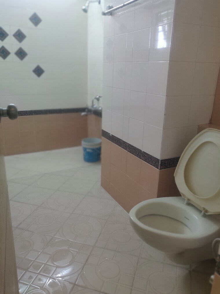 Bathroom, city-center-banjara-hills 3 Bedroom 2400 Sq.Ft. Apartment In Banjara Hills Hyderabad 9466003