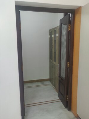 Furnished Amenities in 3 BHK Apartment at City Center Banjara Hills, Banjara Hills – for Rent