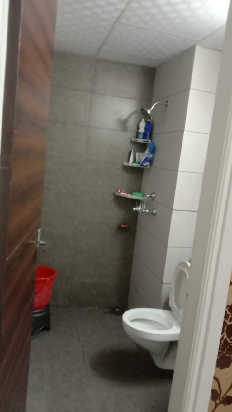 Bathroom, highland-park-chandigarh 2 Bedroom 1350 Sq.Ft. Apartment In Bhabat Zirakpur 9465996