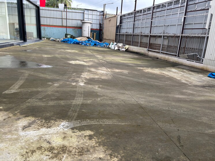  Parking, a block ttc industrial area Commercial Showroom 17820 Sq.Ft. In A Block Ttc Industrial Area Navi Mumbai 9465775