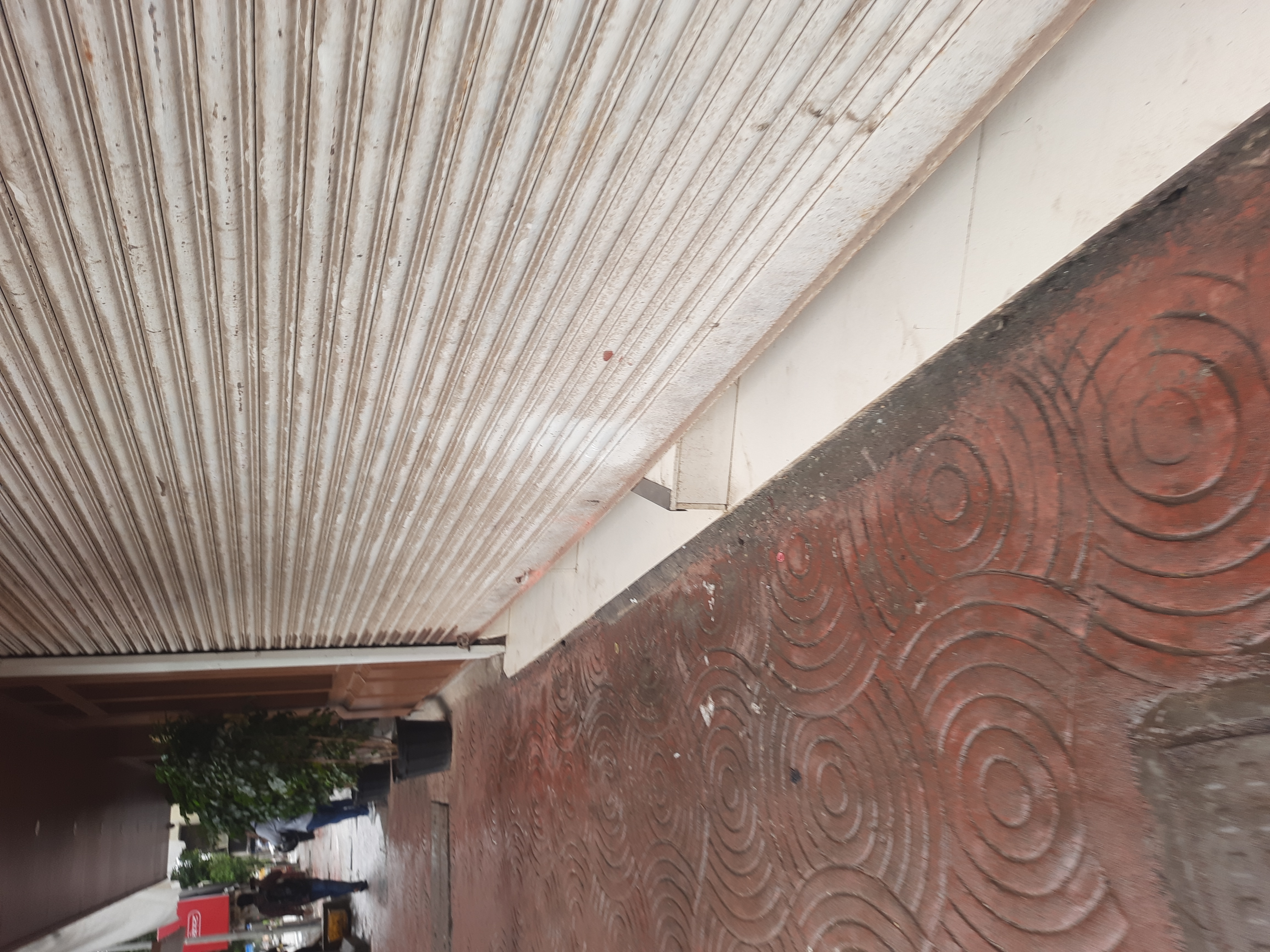 Showroom For Rent in Off Sv Road