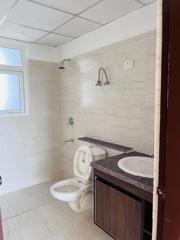 Bathroom, nk-sharma-savitry-greens 3 Bedroom 1850 Sq.Ft. Apartment In Lohgarh Zirakpur 9466021