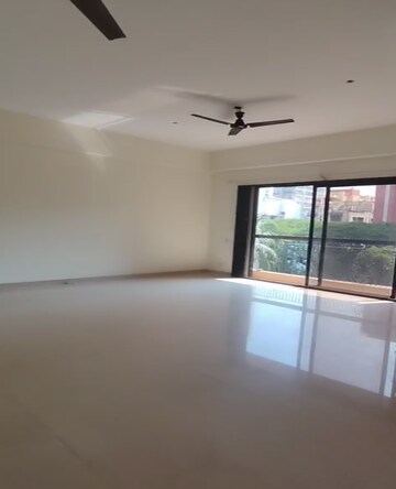 Bedroom in 2 BHK Apartment at Lucky House, Chembur – for Sale