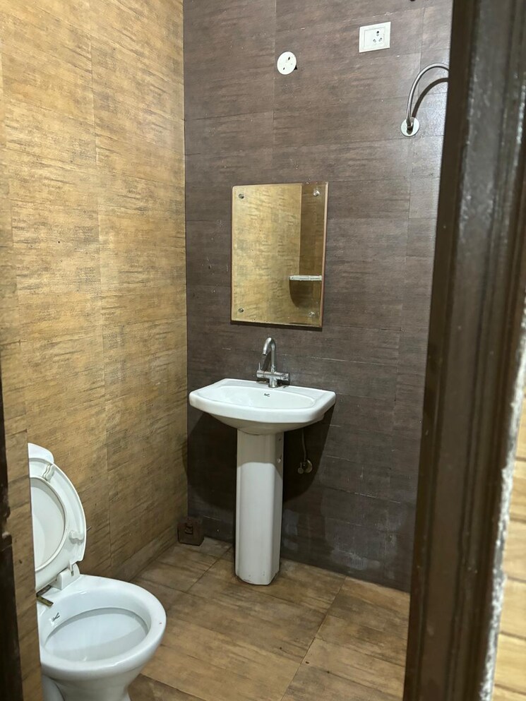 Bathroom, nk-savitry-enclave 2 Bedroom 1300 Sq.Ft. Apartment In Vip Road Zirakpur 9466031