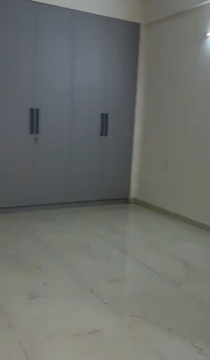 Room in 3.5 BHK Apartment at Smart World Gems, Sector 89 – for Rent