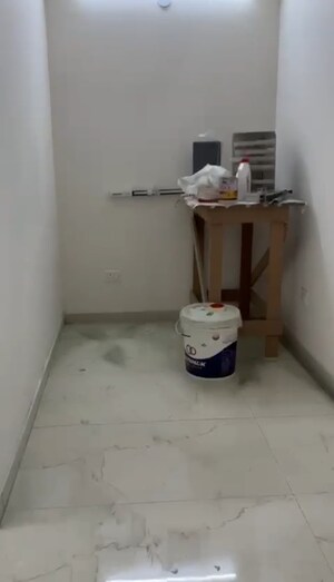 Room in 3.5 BHK Apartment at Smart World Gems, Sector 89 – for Rent