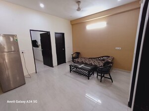 Living Room in 2 BHK Apartment at Sector 42 – for Rent