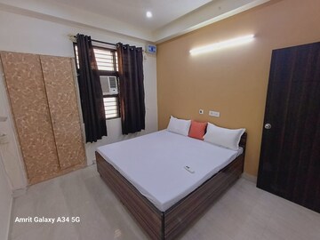 Bedroom in 2 BHK Apartment at Sector 42 – for Rent