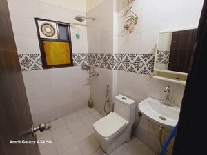 Master Bedroom in 2 BHK Apartment at Sector 42 – for Rent