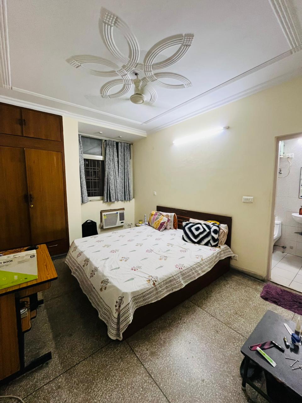 3 BHK Apartment For Rent in Sarita Vihar Pocket -A rw