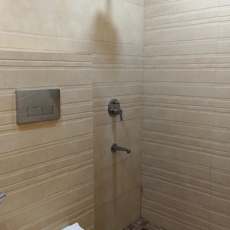 Bathroom, lajpat nagar 1 Bedroom 450 Sq.Ft. Independent House In Lajpat Nagar Delhi 9466073