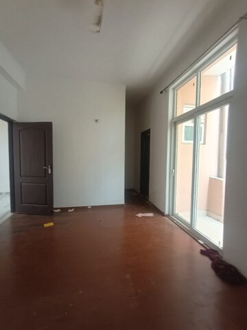 Room in 3 BHK Villa at Amrapali Leisure Valley, Tech Zone 4 Greater Noida – for Rent