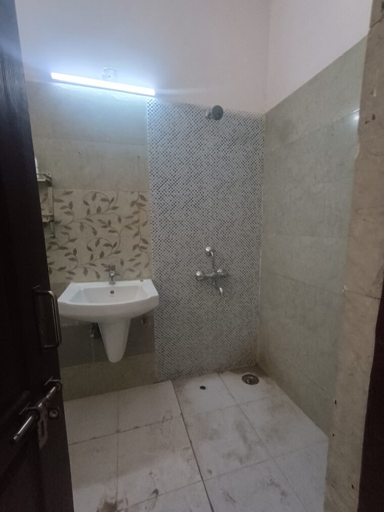 Bathroom, amrapali-leisure-valley 3 Bedroom 1825 Sq.Ft. Villa In Tech Zone 4 Greater Noida Greater Noida 9466127