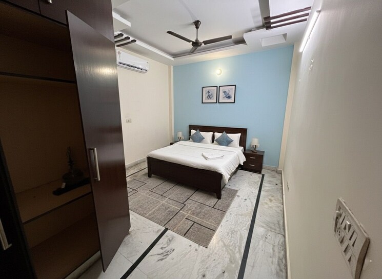 Team Area, rani bagh 3 Bedroom 900 Sq.Ft. Builder Floor In Rani Bagh Delhi 9466103