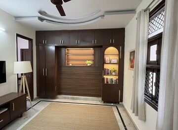 Parking in 3 BHK Builder Floor at Rani Bagh – for Rent