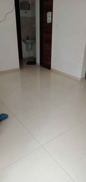 Room in 2 BHK Apartment at Majestique Signature Towers, Balewadi – for Rent