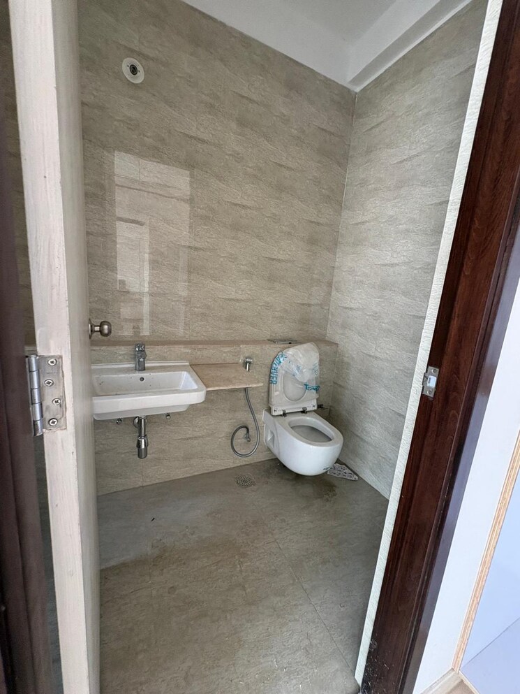 Bathroom, adani-ten-bkc 4 Bedroom 1636 Sq.Ft. Apartment In Bandra East Mumbai 9466132