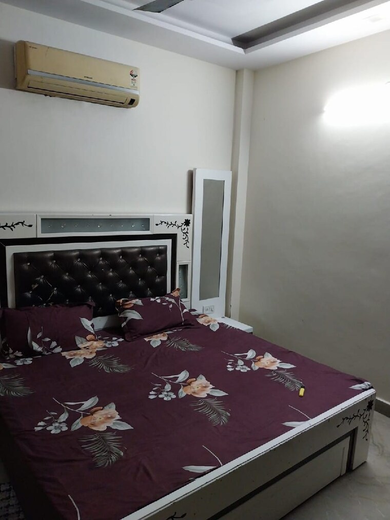 Bedroom, rohini sector 25 2 Bedroom 1000 Sq.Ft. Builder Floor In Rohini Sector 25 Delhi 9466131