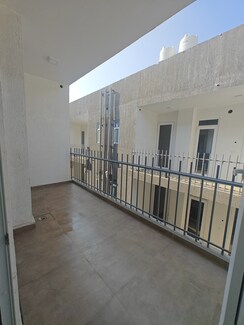 3.5 BHK + Study Room Builder Floor For Sale in Smart World Gems