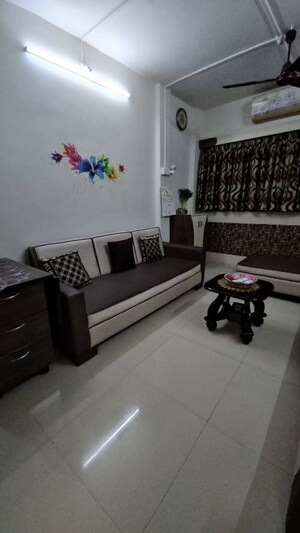 Living Room in 2 BHK Apartment at Andheri West – for Rent