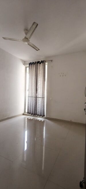 Room in 1 BHK Apartment at New Khapri – for Rent