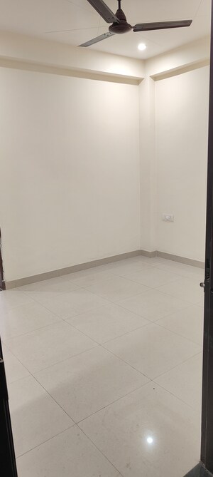 Room in 1 BHK Builder Floor at Dharam Flats, Palam Vihar Extension – for Rent