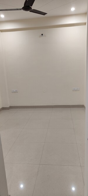 Room in 1 BHK Builder Floor at Dharam Flats, Palam Vihar Extension – for Rent