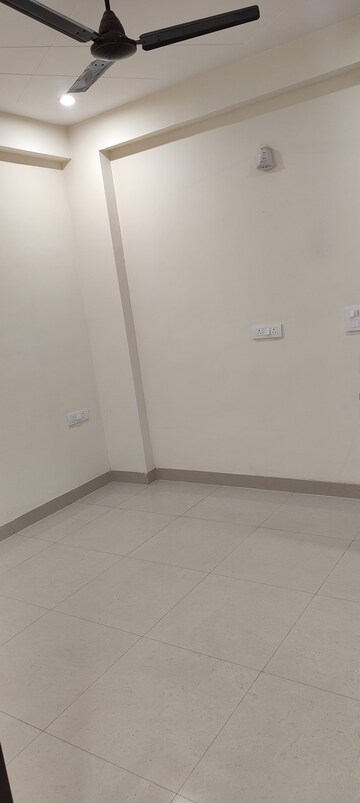 Room in 1 BHK Builder Floor at Dharam Flats, Palam Vihar Extension – for Rent