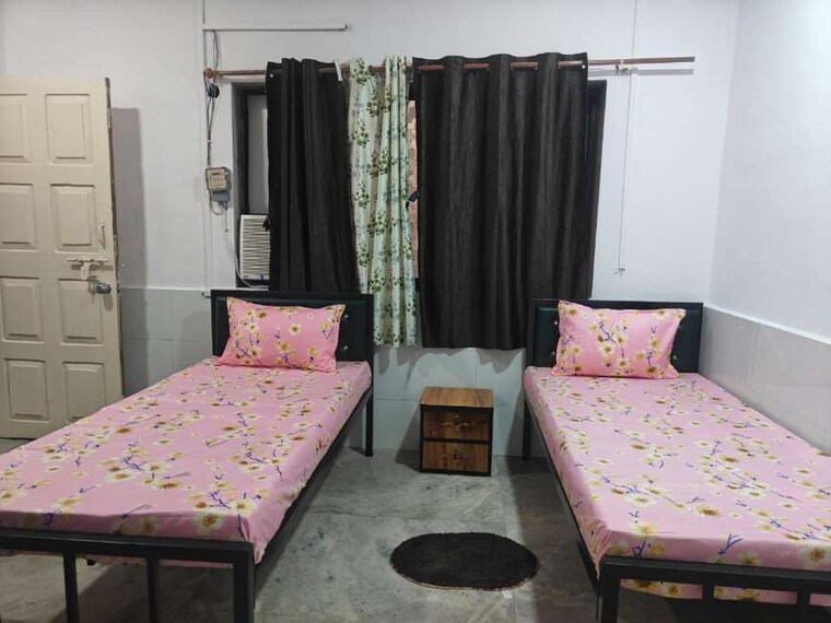 Bedroom, kopar khairane Pg For Girls In Kopar Khairane 9466203
