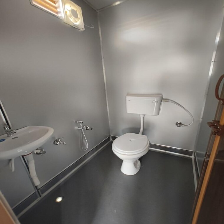 Bathroom, chattarpur 3 Bedroom 132 Sq.Yd. Builder Floor In Chattarpur Delhi 9466190